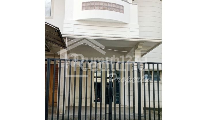 Rumah di daerah Miroto , Semarang ( Ln 8144 ) Rumah di daerah Miroto , Semarang ( Ln 8144 )