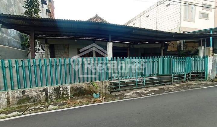 Rumah hitung tanah tengah kota strategis dijual dekat RS Kariadi, Semarang Ln 4725