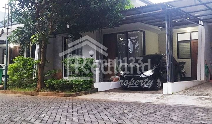 Rumah di Graha Estetika , Banyumanik Semarang ( Ln 7977 )