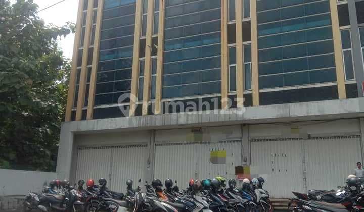 Ruko 3Lantai Bebas Banjir Lokasi Strategis di Brigjend Sudiarto , Semarang