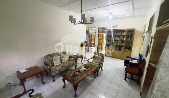 Rumah Bagus Tengah Kota di Erlangga , Semarang Ls Vn 5287S