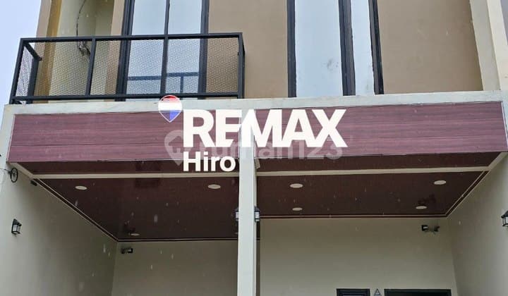 DIJUAL RUMAH 2,5 LANTAI BAGUS, FULL FURNISH DI MUSTIKA SARI BEKASI