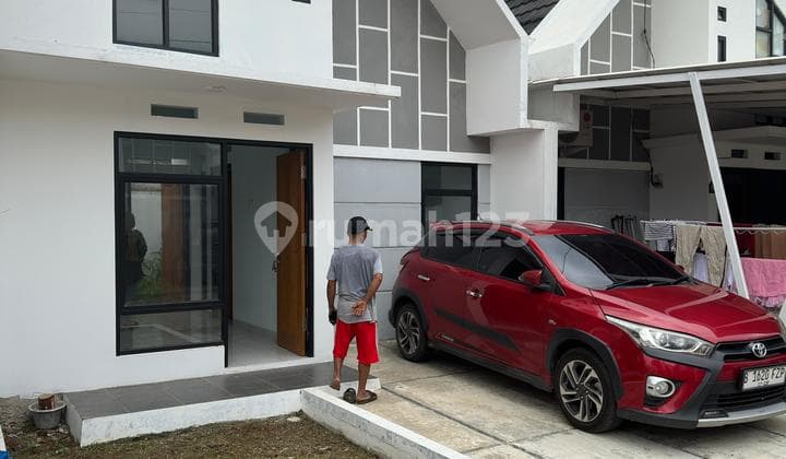 Rumah Mungil di Cluster One Gate System Rumah Rapih dan Terawat.