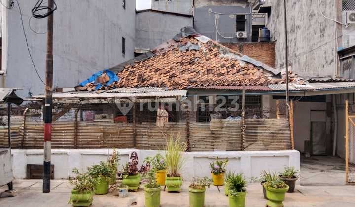 Dijual Rumah Tua Krekot Pasar Baru Cocok untuk Bisnis Fnb