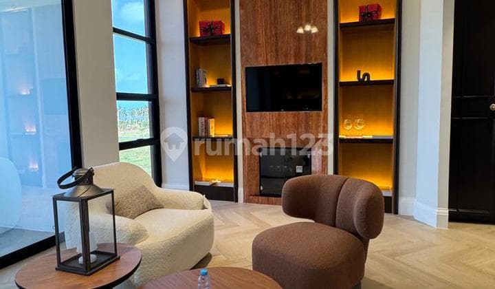 For Sale Luxurious Soho Penthouse CBD Beachfront PIK2 Ready to Occup