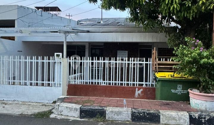 Disewakan Rumah di Kramat Jaya Baru Jakpus