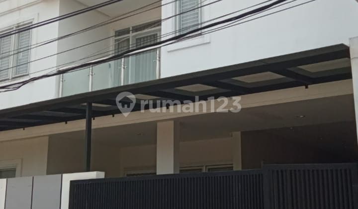 Rumah Baru di Jalan Anggrek , Serang