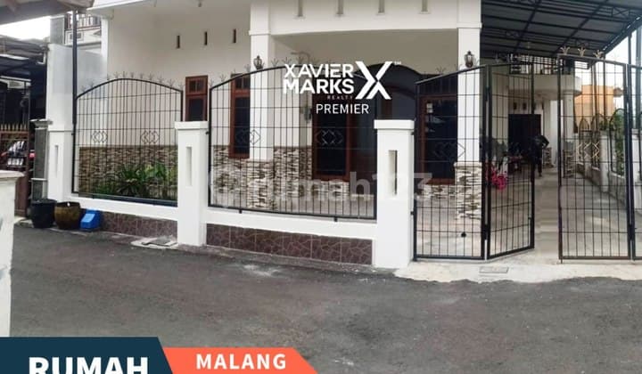 2-Story House Near City Center in Mulyorejo, Malang