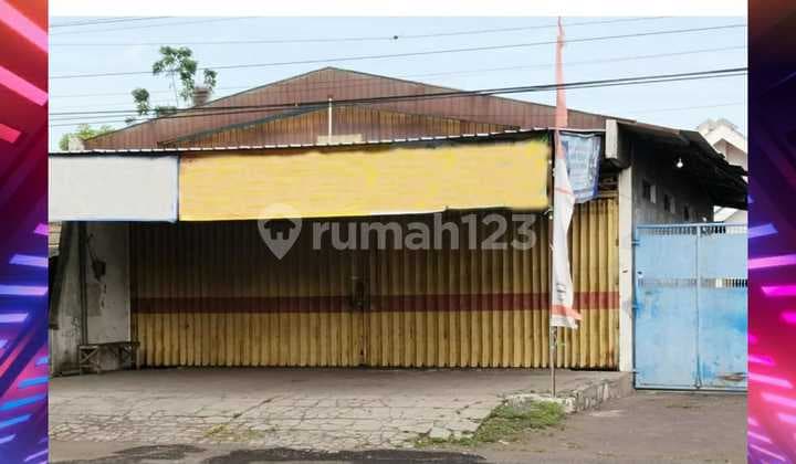 RUMAH LUAS DAERAH KOTA LUMAJANG COCOK UNTUK USAHA ATAU INVESTASI