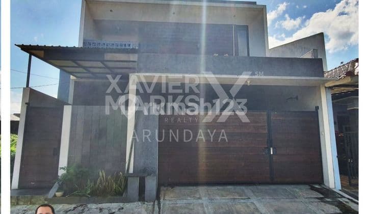 Rumah Modern Minimalis 2 Lantai Daerah Tengah Kota Cocok Buat Hunian
