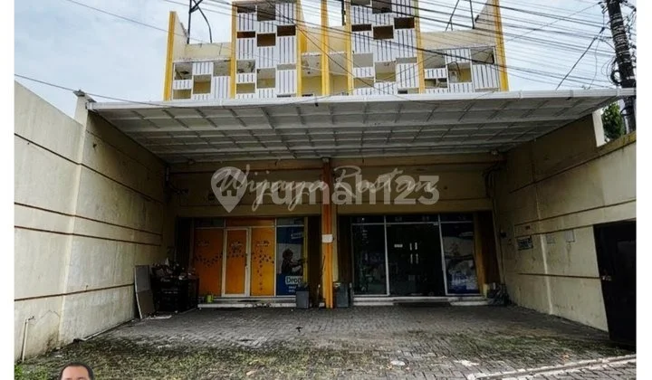 Ruko 3 Lantai Lokasi Kaliwates Cocok Buat Usaha atau Kantor Ruko 3 Lantai Lokasi Kaliwates Cocok Buat Usaha atau Kantor