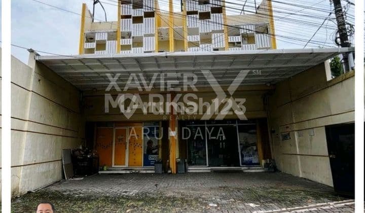 Ruko 3 Lantai Lokasi Tengah Kota Cocok Buat Usaha atau Kantor
