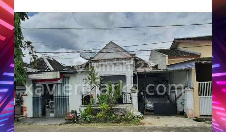 RUMAH ADA USAHA TOKO DI BLOK DEPAN PERUMAHAN TENGAH KOTA JEMBER