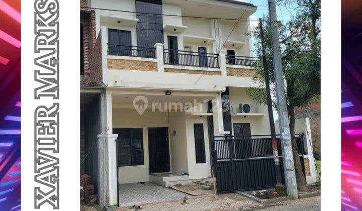Rumah Baru Minimalis 2 Lantai Tengah Kota Dekat Transmart Jember