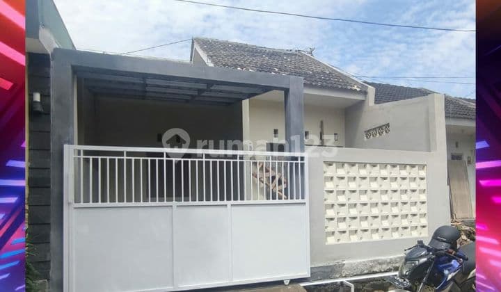Rumah Modern Minimalis Baru Renovasi di Perumahan Tengah Kota Jember. Tinggal Bawa Koper