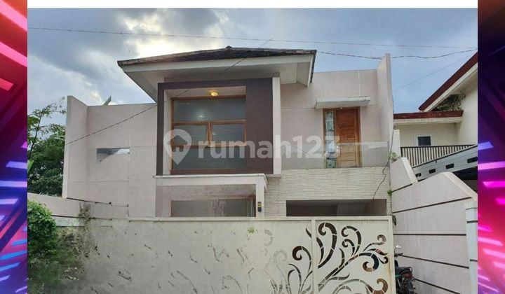 Rumah Modern Minimalis 2 Lantai dekat RS Subandi Jember. Free Semua Perabot