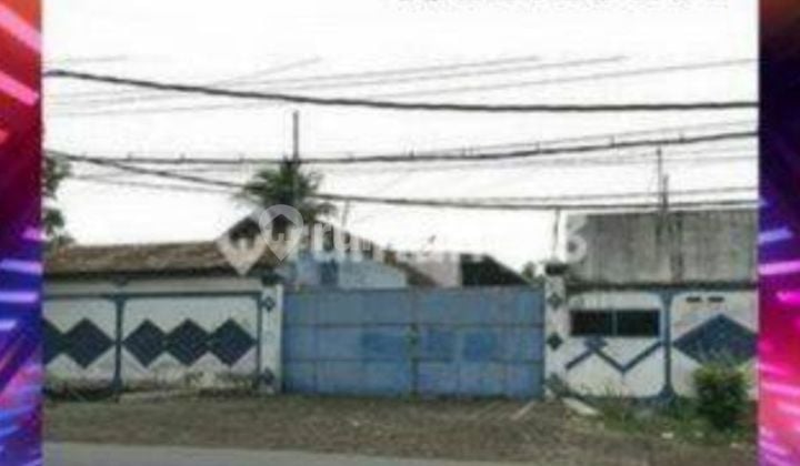 Gudang Luas Lahan Parkir Luas Cocok untuk Distributor