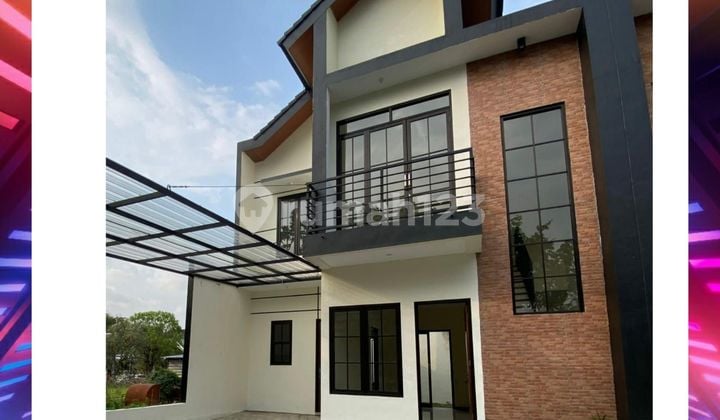 American Classic 2-Story House in the City Center of Jember. Just Bring Your Suitcase. American Classic 2-Story House in the City Center of Jember. Just Bring Your Suitcase.