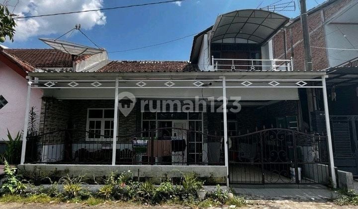 Rumah Minimalis Cantik 1,5 Lantai Di Daerah Tegal Besar Kaliwates. Siap Huni Rumah Minimalis Cantik 1,5 Lantai Di Daerah Tegal Besar Kaliwates. Siap Huni