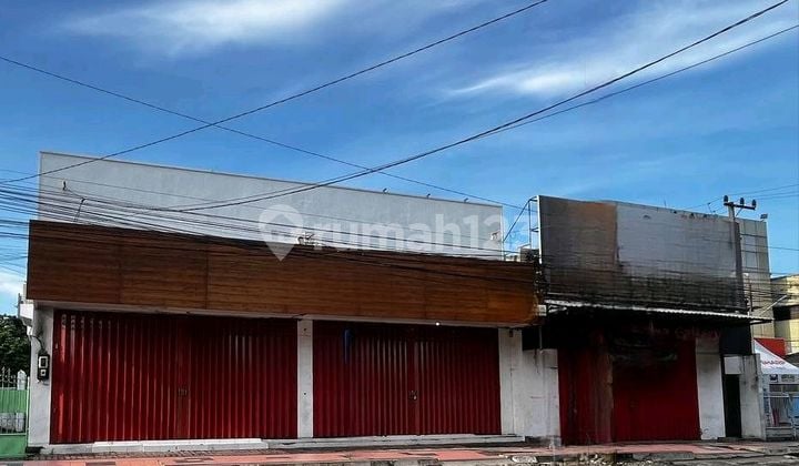 Bangunan Hitung Tanah Lokasi Strategis Di Jalan Protokol Pusat Bisnis Kota Jember. Bangunan Hitung Tanah Lokasi Strategis Di Jalan Protokol Pusat Bisnis Kota Jember.