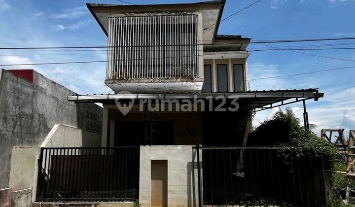 Semi-Furnished 2-Story House Rental Strategically Located in the City Center Near Lippo Mall