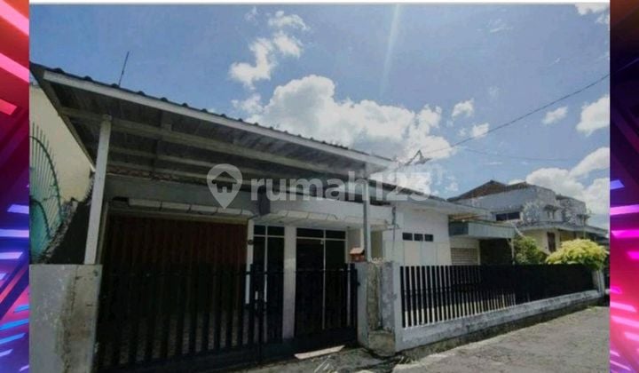 Kontrakan Rumah Luas Tengah Kota Dekat Lippo Mall Jember. Cocok untuk Kantor