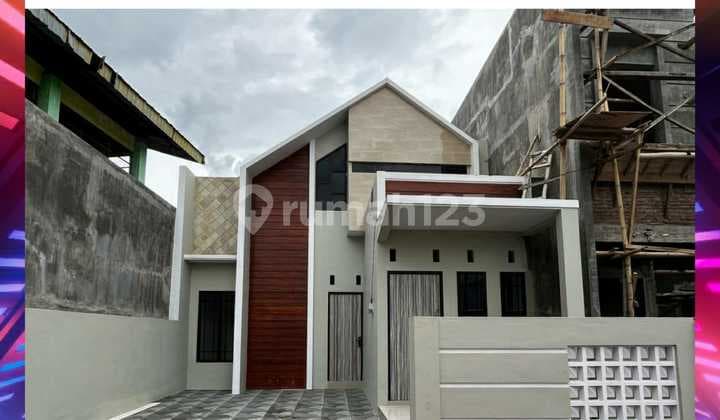 Rumah Mezzanine Scandinavian Gres Baru Siap Huni. Lokasi Tengah Kota Jember