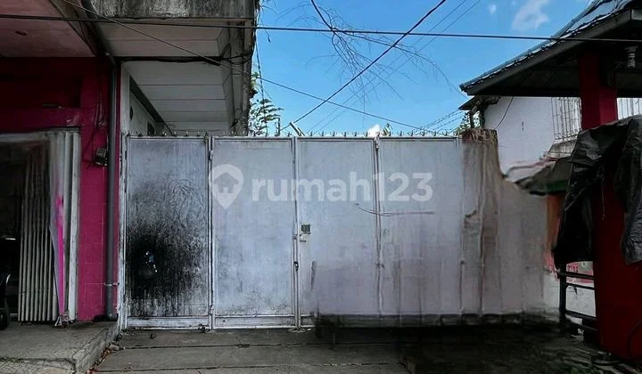 Land Lease Suitable for Cafe or Culinary Business. Strategic Location in the Center of Jember City. Land Lease Suitable for Cafe or Culinary Business. Strategic Location in the Center of Jember City.