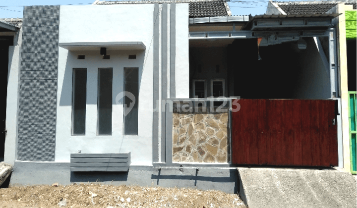 For Sale Minimalist House Middle Front Block City