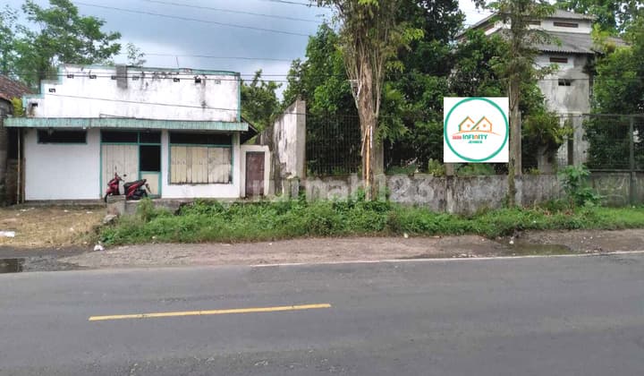 For Sale: Building with Land Calculation, Provincial Roadside, Suitable for Warehouse