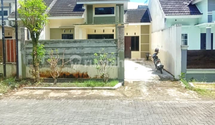 Disewakan Rumah Luas Siap Huni Dekat Armed