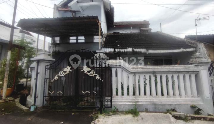 Disewakan Rumah2 Lantai Siap Huni Dekat Unej
