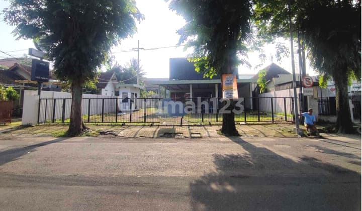 For Rent Former Cafe Land in Central Jember City