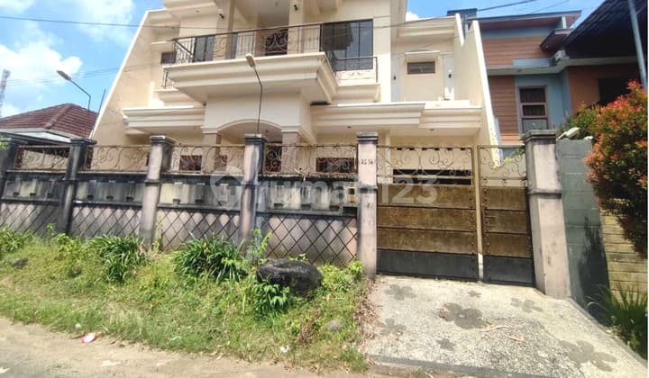 Disewakann Rumah 2 Lokasi Belakang Transmart