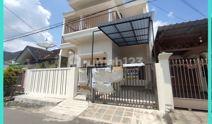 Dijual Rumah Minimalis Bangunan Baru 2 Lantai Dekat Lippo Mall