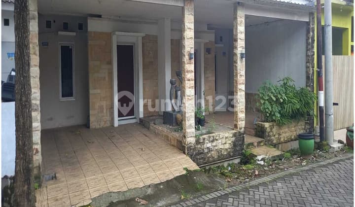 Disewakan Rumah Cantik Siap Huni Tengah Kota