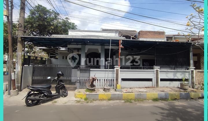 Dijual Rumah Cantik 2 Lantai Posisi Hook Tengah Kota