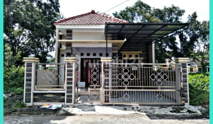 For Rent: 2-Story Minimalist House Near Roxy Square Jember For Rent: 2-Story Minimalist House Near Roxy Square Jember