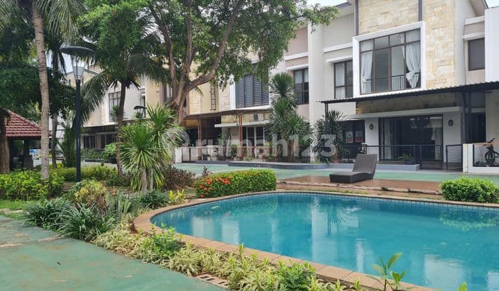 Rumah BSD nuansa resort depan langsung swim poll