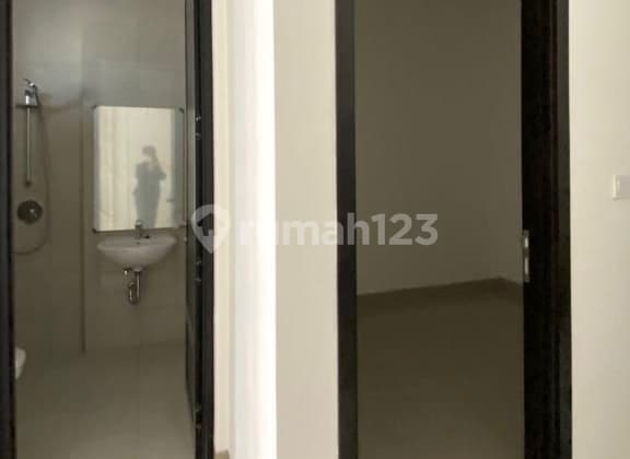 *Jual Cepat Green Royal Sedayu Condohouse Semanan Jakbar*Uk : 5X10lb:50m22 KT , 1 Kmhadap Selatanppjb Lantai 3Air Wtp , Listrik Token 4400Wsmart Door Lockfasilitas Clubhouse (Indomaret Point , Swimming Pool Dewasa & Gym , Ruang Serba Guna) *Harga 625Jt Ne