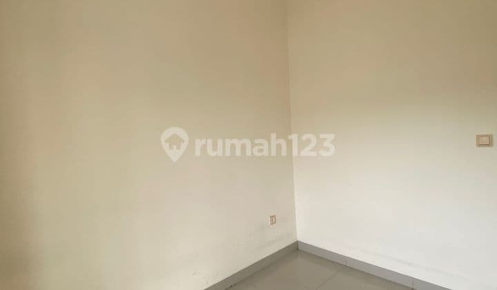 Disewakan Rumahi Green Lake City West Europ Siap Pakai