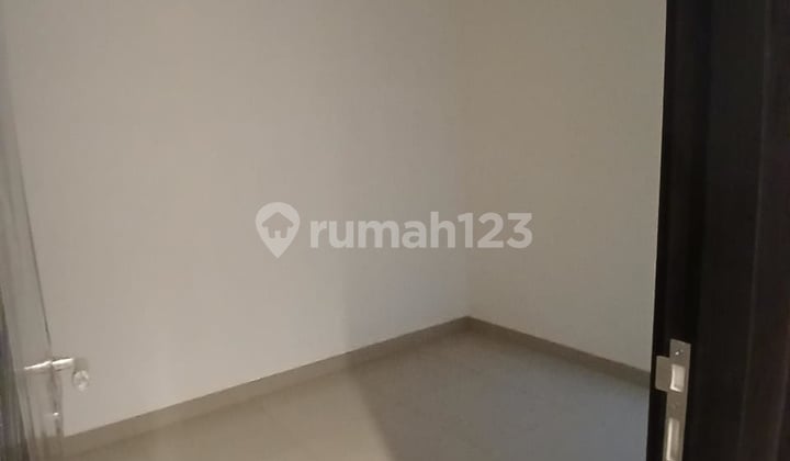 Disewakan Green Royal Lantai 2Spek- Type 2 Br- Luas 50M²- Lantai 2- KT : 2- KM : 1- Kosongan - Hrga 37Jta/Thnready
