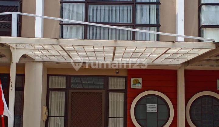 Disewakan Rumah Green Lake City Jakarta Barat