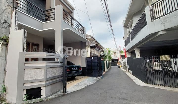 Rumah Baru Renov, Shm Siap Huni, 2Lt, Di Jl Tebet Dalam, Tebet, Jakarta Selatan,