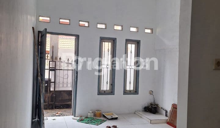 Rumah bagus 2lt,lb120m2,shm,jalan 2mobil,garasi 1mobil,selangkah pasar dan mall