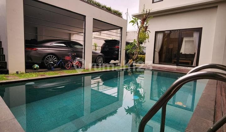 Rumah Mewah Modern Tropis di Pondok Labu