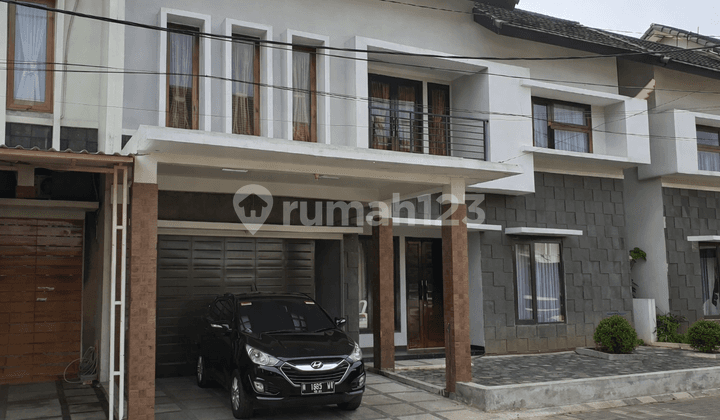 Rumah Mewah di Cluster Pejaten 4 KT 3 KM