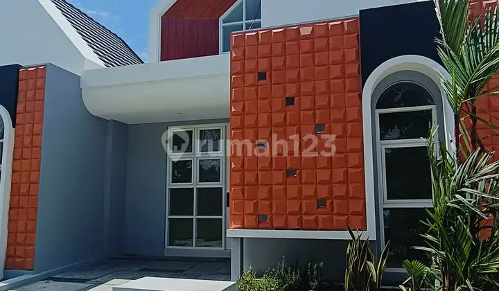 New Strategic House in the Center of Malang City Axjj