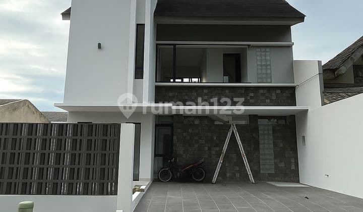 Rumah Modern Brand New Dekat Stasiun Kereta Bsd Kencana Loka