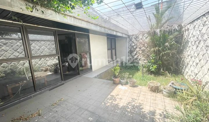 Rumah Siap Huni Bebas Banjir di Jelambar